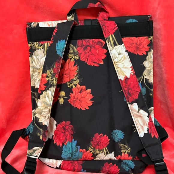 Herschel Backpack - Picture 2 of 4